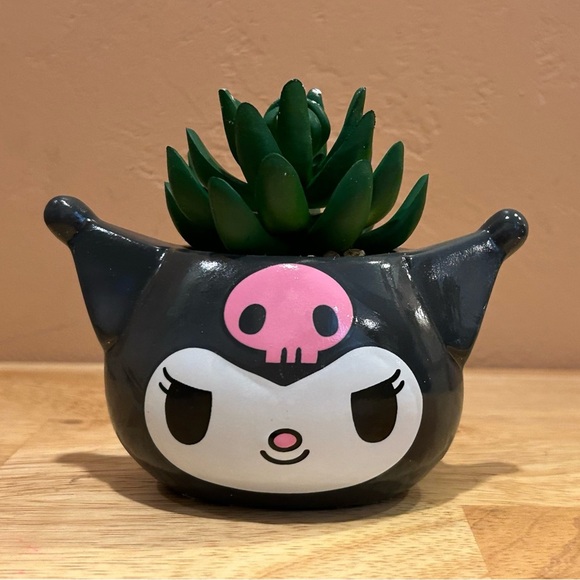 SILVER BUFFALO
Sanrio Kuromi Ceramic Planter With Faux Plant. Brand New! - Picture 1 of 9